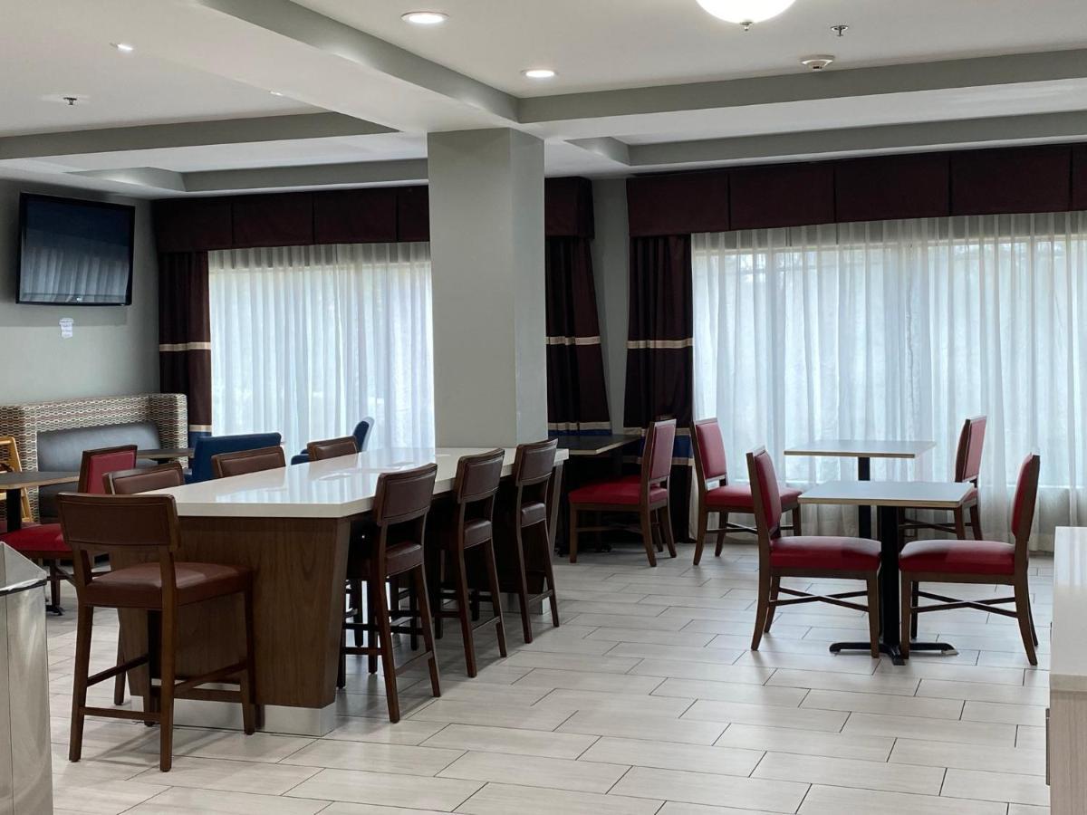 Holiday Inn Express Hotel & Suites Hope Mills-Fayetteville Airport By Ihg Esterno foto