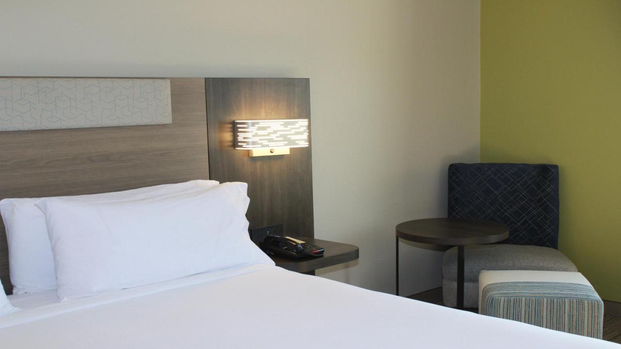 Holiday Inn Express Hotel & Suites Hope Mills-Fayetteville Airport, An Ihg Hotel Esterno foto