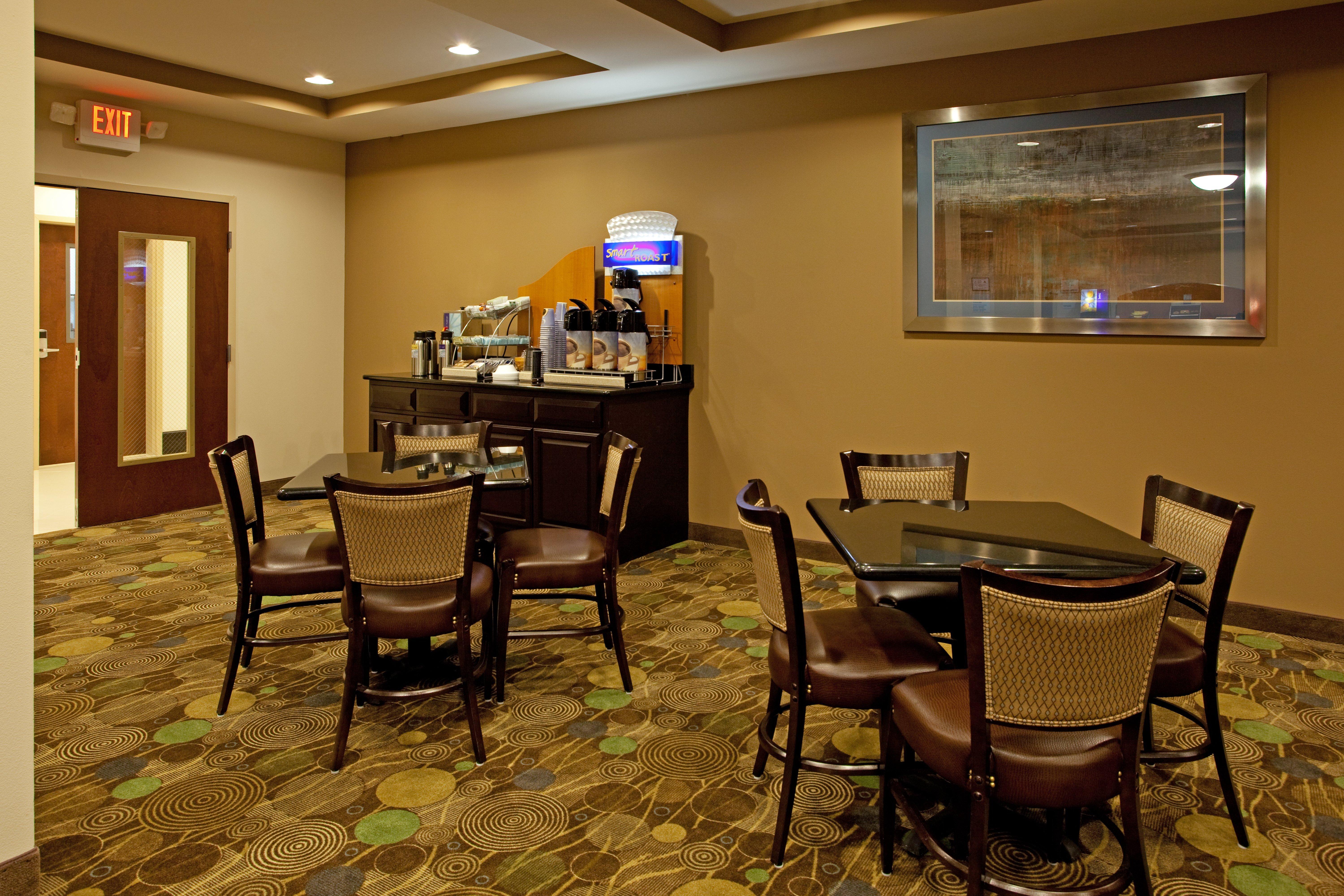 Holiday Inn Express Hotel & Suites Hope Mills-Fayetteville Airport By Ihg Esterno foto