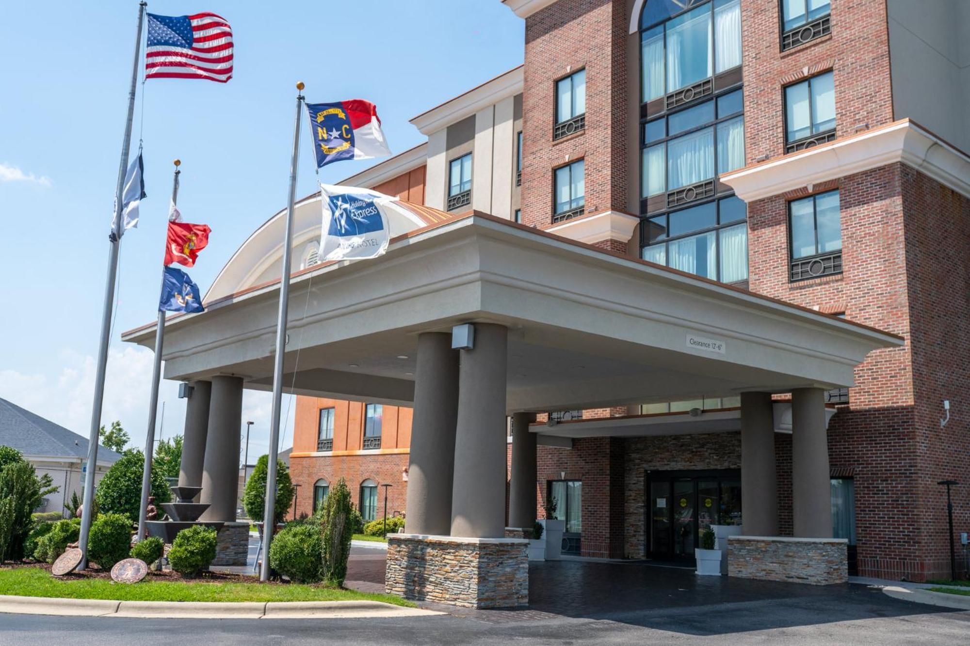 Holiday Inn Express Hotel & Suites Hope Mills-Fayetteville Airport, An Ihg Hotel Esterno foto